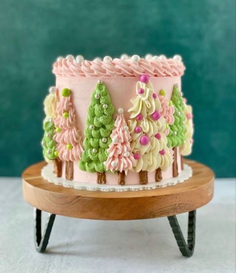 Christmas Birthday Cake, Pastry Ideas, Cake Basket, Simple Cakes, Christmas Eats, Christmas Themed Cake, Decorative Cakes, Dessert Cakes, Christmas Cake Designs