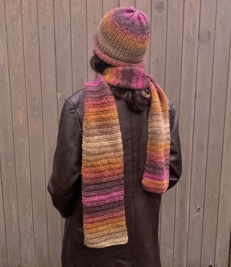 Autumn Scarf Aesthetic, Crochet Scarf Fall, Aesthetic Crochet Scarf, Knit Scarf Aesthetic, Crochet Scarf Aesthetic, Fall Crochet Scarf, Crochet Scarf Ideas, Fall Scarf Crochet, Scarf Crochet Patterns