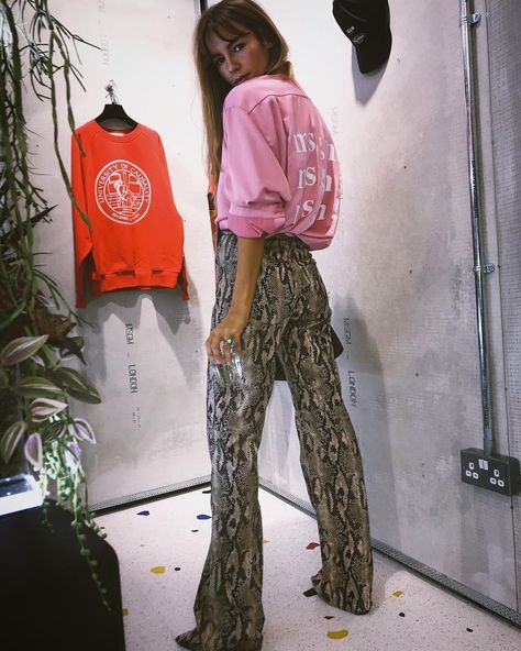 Snake Pants Outfit, Emma Louise Connolly, Snake Print Outfit, Snake Print Pants, Outfits With Converse, Looks Street Style, Daily Fashion, Python, Passion For Fashion