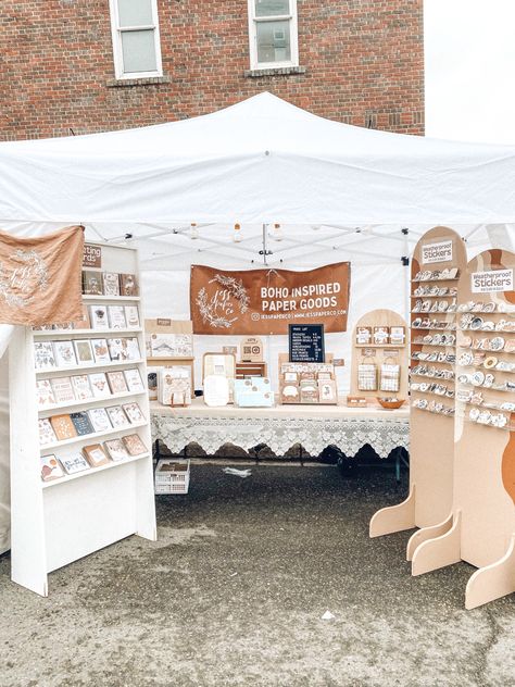 Saturday Market Booth Ideas, Farmers Market Craft Display, Fall Market Display, Craft Show Banner Ideas Booth Displays, Diy Business Banner Craft Booths, Pegboard Sticker Display, Sticker Display For Craft Show, Portable Craft Show Display, Arch Pegboard Display