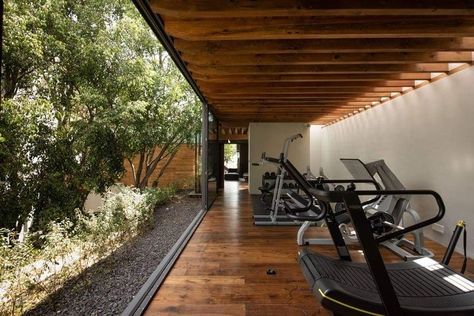 Gym Paint Ideas, Home Gym Paint Ideas, Bali Gym, Patio Gym, Gym Architecture, Dream Gym, House Gym, Gym Room At Home, Indoor Gym