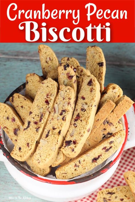 Classic Biscotti, Pecan Biscotti Recipe, Cranberry Biscotti Recipe, Pecan Biscotti, Best Biscotti Recipe, Italian Treats, Cranberry Biscotti, Biscotti Recipes, Cookie Brownies