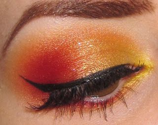 Sunset Eye Makeup, Football Makeup, Smokey Eyeshadow Looks, Makeup Carnaval, Phoenix Makeup, Eyeshadow Inspiration, Fire Queen, Fire Makeup, Fire Goddess