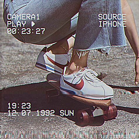 Shoes Aesthetic Wallpaper, Insta Theme, 80’s Aesthetic, Photographie Indie, Random Aesthetics, Mode Zara, Fotografi Vintage, 80s Vibes, Old Stuff