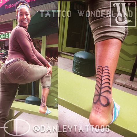 #aya #adinkra #westafrican #fern #tribal #symbol #tattoo by @danleytattoos @tattoowonderland #tattoowonderland #brooklyn #newyork #tattooshop #youbelongattattoowonderland An individual who wears this symbol suggests that she has endured many adversities & outlasted much difficulty. (Willis, The Adinkra Dictonary) Duafe Tattoo, Nigerian Tattoo Ideas, Rebirth Tattoos, Adinkra Tattoo, Anklet Tattoos For Women, Rebirth Tattoo, Urban Tattoos, Africa Tattoos, Brooklyn Newyork