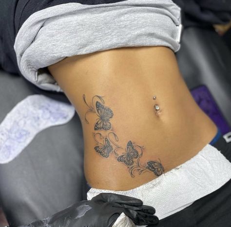 Stomach Tattoos Women, Belly Tattoos, Hand Tattoos For Girls, Cute Hand Tattoos, Pretty Hand Tattoos, Butterfly Tattoos For Women, Tasteful Tattoos, Spine Tattoos For Women, Tattoos Geometric