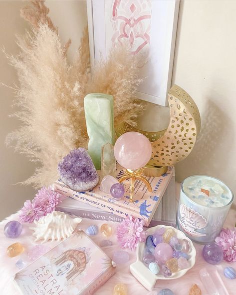 Iridescent Room Decor, Crystal Aesthetics, Crystal Room Decor, Crystal Cleansing, Spiritual Altar, Earthy Vibes, Witch Room, Spiritual Home Decor, Magic Crystal