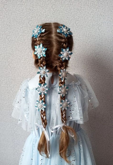 Christmas Hairstyles for Kids 2023 21 Ideas - women-club.online Frozen Accessories, Hairstyle Ideas For Kids, Frozen Hairstyles, Christmas Hairstyles For Kids, Christmas Hairstyle, Elsa Birthday Party, Fun Hairstyles, Frozen Birthday Theme, Elsa Birthday