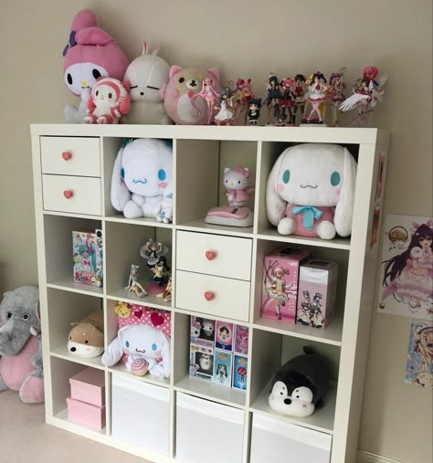 Room Alt, Sanrio Bedroom, Alt Room, Room Anime, Sanrio Room, Anime Bedroom Ideas, Otaku Room, Gamer Room Decor, Anime Room