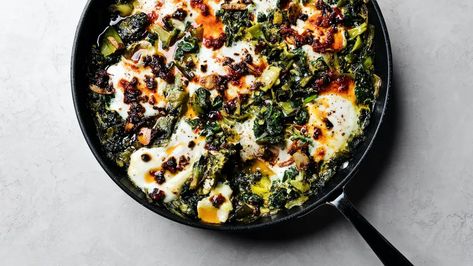 Shakshuka Ottolenghi, Yotam Ottolenghi Recipes, Shakshuka Recipe, Shakshuka Recipes, Ottolenghi Recipes, Brunch Spread, Vegetable Prep, Yotam Ottolenghi, Vegetarian Lunch