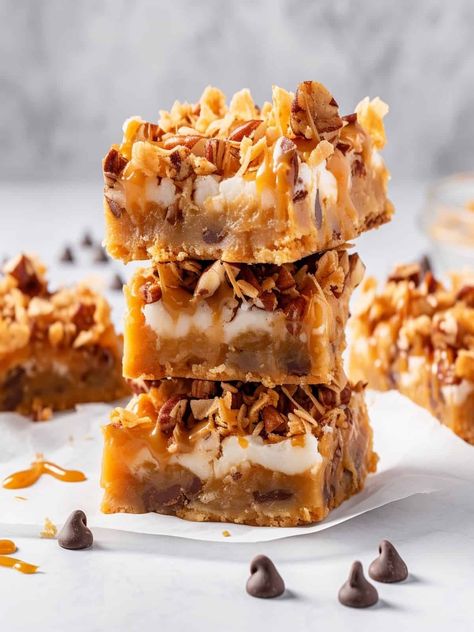 Ultimate 7 layer Magic Cookie Bars without coconut Xmas Baking Recipes, Coconut Bake, 7 Layer Cookies, Magic Bars Recipe, Seven Layer Bars, 7 Layer Bars, Simple Cookie, Coconut Baking, Magic Cookie Bars