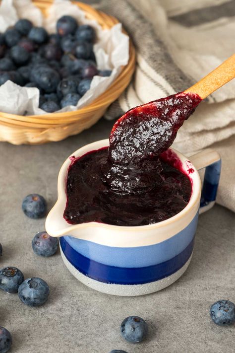 Simple easy steps on how to make your own blueberry coulis sauce at home. Adjust the sweetness to your liking. Make it chunky or smooth, your choice. Blueberry Coulis, Tiny Bellies, Coulis Recipe, Compote Recipe, Blueberry Compote, Chia Jam, Fruit Compote, Blueberry Sauce, Healthy Blueberry