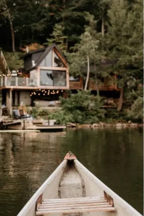 Click here☝️to know more! Romantic Airbnb, Cozy Vacation, Places To Propose, Best Places To Propose, Lake Houses, Romantic Escapes, Lake Cottage, Rustic Cottage, Lake Ontario