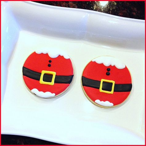 Circle Santa Cookies, Santa Belly Cookies, Santa Christmas Cookies Decorated, Round Santa Cookies, Round Cookie Decorating Ideas Christmas, Round Christmas Cookies Decorated, Circle Christmas Cookies, Santa Cookies Decorated, Ginger Cookies Christmas