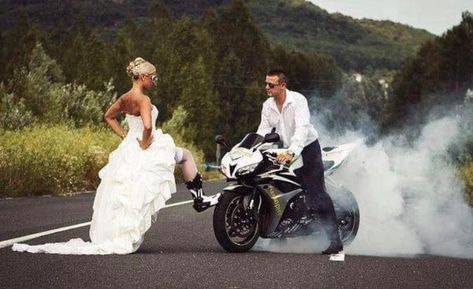 Motorbike Wedding, Motorcycle Wedding Pictures, Biker Couples, Car Themed Wedding, Bike Wedding, Motorcycle Wedding, Biker Wedding, Forest Theme Wedding, Amazing Wedding Photos