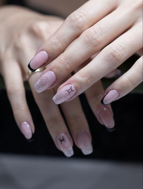 #Pisces #gemini #starsigns #nailart #gelx #gelextensions Gemini Nails Designs Short, Gemini Nail Art, Birthday Nails Gemini, Nails Pisces, Gemini Nails Designs, Gemini Nail Ideas, Gemini Birthday Nails, Nails Gemini, Pisces Nails