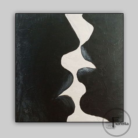 Minimalist Bedroom Painting, Minimalist Face Painting, Kissing Painting Simple, Easy Art Abstract, Modern Minimal Art Paintings, Easy Paintings Black And White, Minimal Painting Ideas On Canvas, Acrylic Painting Home Decor, Black Canvas Paintings Acrylics Abstract Art