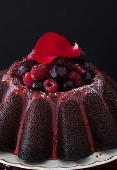 Dark Chocolate Brandy & Cherry Cake Brandy Cake, Cherry Cake Recipe, Chocolate Cherry Cake, Cherry Brandy, Warm Cake, Cherry Cake, Chocolate Cherry, Party Desserts, Let Them Eat Cake