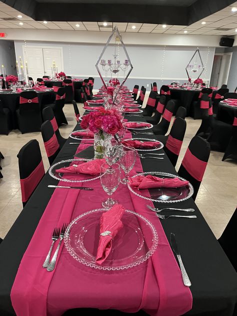 Fuschia And Black Party Decorations, Sweet 16 Decorations Red And Black, Black And Pink Table Setting, Asian Party Decorations, Pink Party Tables, Valentine Banquet, Pink Table Decorations, Pink Table Settings, Red Birthday Party