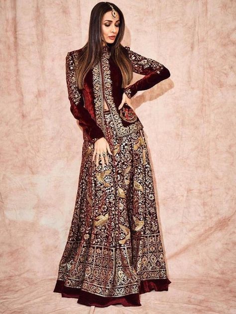 Velvet Is Back! Best Bridal Outfits For Your Trousseau | ShaadiSaga Embroidery Designs Indian, Ideas For Embroidery, Winter Wedding Outfits, Velvet Dress Designs, Malaika Arora, Rohit Bal, St Moritz, Ethnic Outfits, Designer Party Wear Dresses