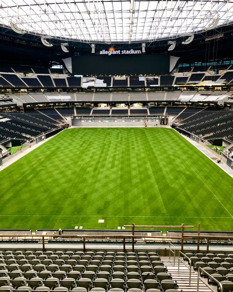 Looking pretty!!  The $2B Allegiant Stadium Gets the Grass. Now can we PLEASE get a worthy team to play in it and to win? #AllegiantStadm School Profile, Oakland Raiders Wallpapers, Nfl Stadium, Stadium Wallpaper, Allegiant Stadium, Raiders Wallpaper, Nfl Stadiums, York Aesthetic, Amazon River