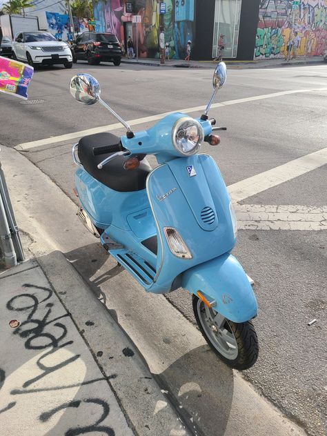 Vespa Blue, Basic Eye Makeup, Vespa 125, Pretty Bike, Aesthetic Letters, Classy Aesthetic, Future Lifestyle, Pretty Cars, Offroad Vehicles