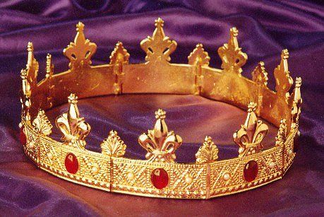 gold crown Medieval Crown, Homecoming Court, Medieval Music, Scalp Scrub, Prince Eric, Medieval Period, Tiaras And Crowns, Body Image, Pocahontas