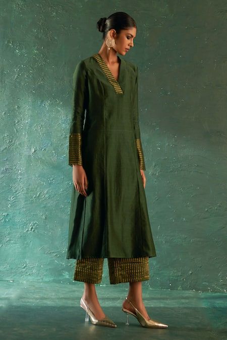 Buy Green Kurta And Dupatta Chanderi Woven Stripe Pattern V Collar Palazzo Set For Women by Charkhee Online at Aza Fashions. Cotton Chanderi Kurta Designs, Kurta With Dupatta For Women, Indian Formals For Women, Striped Kurti Design, Indian Outfits Simple, Chanderi Kurta Designs, A Line Kurti Designs, Straight Kurti Designs, Formal Suits For Women