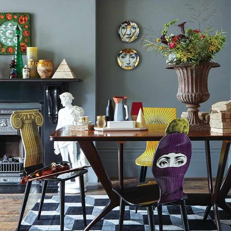 2016_11_22_HOMES___ANTIQUES_FORNASETTI_SO4_030 KL Malachite Wallpaper, Color Combinations Paint, English Interior, Paint And Paper Library, Grey Dining Room, Old Chairs, Eclectic Interior, Elegant Dining, Classic House