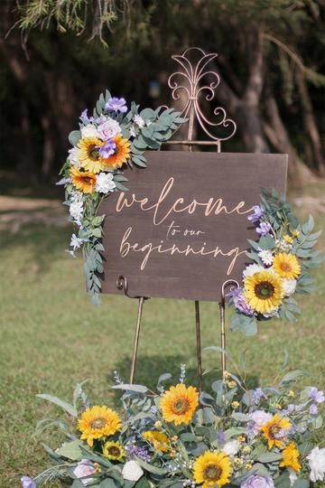 Make Ling's moment your source for vintage wedding decorations. #1 Brand in French styled artificial flowers, real looking and inexpensive. Over 50 colors flowers to complete your DIY wedding ideas. Shop our large selection of greenery, garlands, table and chair décor, handmade bouquet and more.