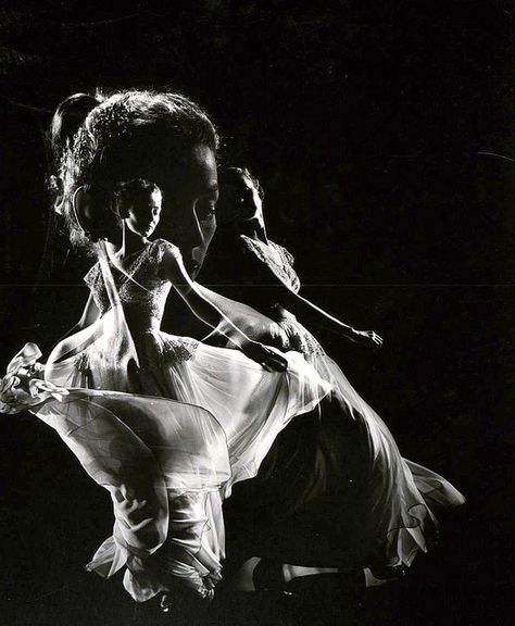 Dorian Leigh in swirling chiffon evening dress by Adrian, photo by Gjon Mili, 1946 1940s Photography, Dorian Leigh, Gjon Mili, Dolores Costello, Herbert List, Norman Lindsay, Antoine Bourdelle, Jean Renoir, George Grosz