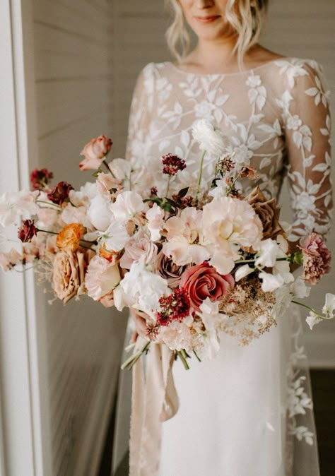 Bridal Bouquet Fall, Dried Florals, Sunset Light, Wedding Inspiration Fall, Bouquet Of Flowers, Bride Bouquets, Bridal Flowers, Rose Wedding, Bohemian Wedding