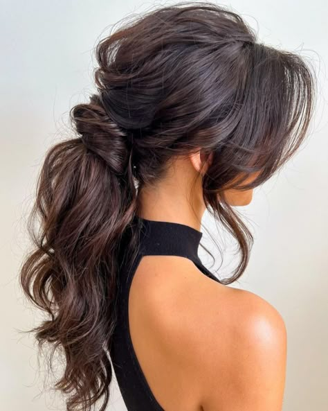 2023 Wedding Hair, Wedding Ponytail Hairstyles, Prom Hair Up, Wedding Ponytail, Low Ponytail Hairstyles, Wedding Hair Trends, Tail Hairstyle, Pony Hairstyles, Wedding Hair Up