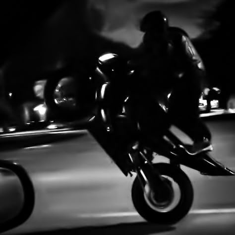 tatesmuse White Motorcycle, Motorcycle Aesthetic, Biker Aesthetic, Biker Love, Beautiful Dark Art, Black And White Aesthetic, Black N White, White Aesthetic, Aesthetic Backgrounds