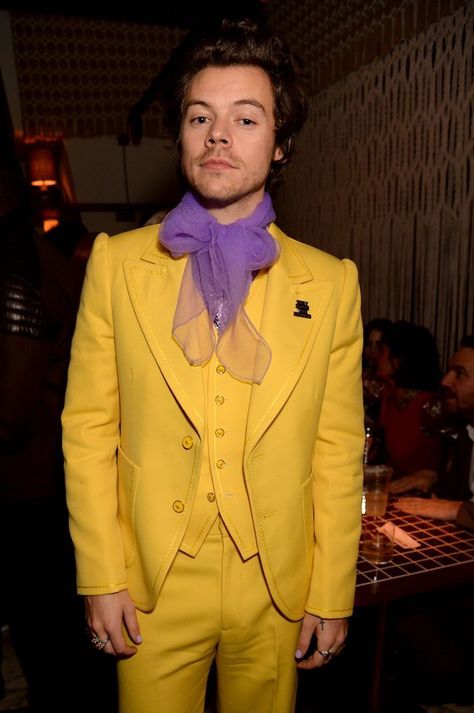 Harry Styles’ 2020 Brit Awards Outfits Are Seriously Jaw-Dropping | StyleCaster Harry Styles Yellow Suit, Harry Styles Looks, Harry Styles Clothes, Harry Outfits, Harry Styles Outfit, Caroline Flack, Yellow Suit, Haikou, Harry Styles Wallpaper