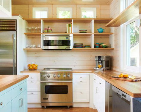 small-Kitchen-design-inspiration ...but just the layout...want the stove/oven in the island Over Range Microwave, Kitchen Cabinets Open, Kitchen Layouts With Island, Cabin Modern, Small Kitchen Layouts, Kabinet Dapur, Open Kitchen Shelves, Decor Ikea, Range Microwave