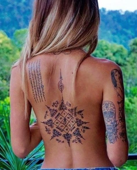 Muay Thai Tattoo, Design Tatuaje, Girl Back Tattoos, Sak Yant Tattoo, Inspiration Tattoos, Delicate Tattoo, Geniale Tattoos, Spiritual Tattoos, Back Tattoo Women