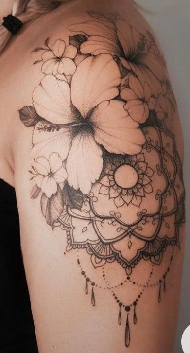 Mandela Shoulder Tattoo, Tattoo Ideas Female Mandala, Shoulder Cap Tattoos For Women Unique, Mandala Shoulder Cap Tattoo, Floral Shoulder Cap Tattoo, Lace Shoulder Tattoo, Tattoo Wings, Shoulder Cap Tattoo, Colour Tattoo For Women