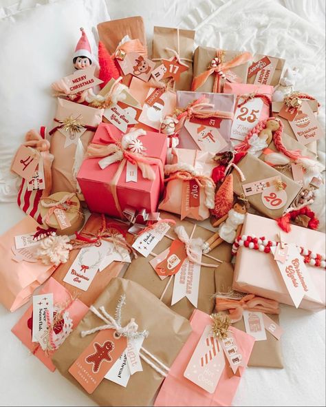 Homespun Christmas, Christmas December, Christmas Planning, Wrapping Gifts, Holiday Packages, Christmas Town, Wrapping Papers, Christmas Inspo, Under The Tree