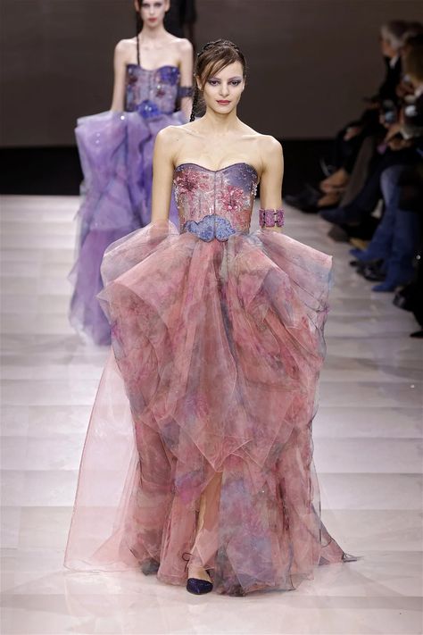 Giorgio Armani Privé Couture Spring Summer 2024 Paris – NOWFASHION Paris Fashion Week 2024, Ethereal Fashion, Wedding Outfits For Family Members, Wanderlust Fashion, Armani Fashion, Fashion Week 2024, Paris Fashion Week Runway, Armani Privé, Paris Couture