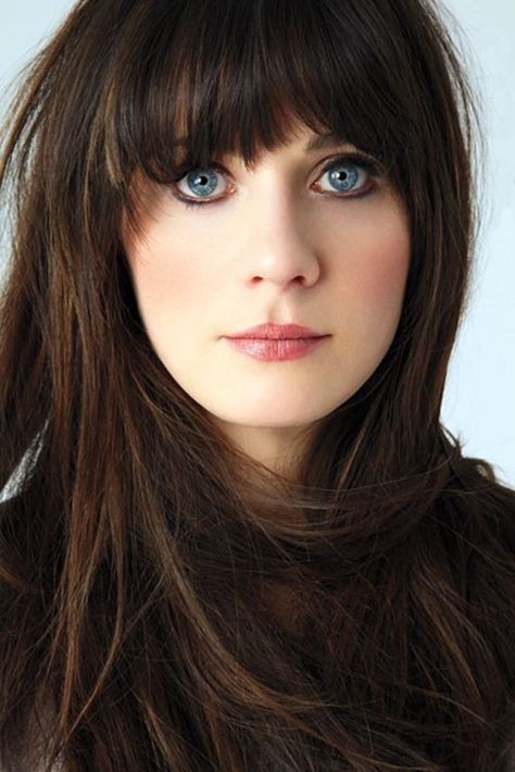 Mata Biru, Hair Color For Fair Skin, Rambut Brunette, Makeup Tip, Fesyen Rambut, 짧은 머�리, Stil Inspiration, Zooey Deschanel, Pale Skin