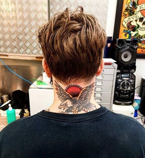 Traditional Tattoo Neck, Back Of Neck Tattoo Men, Tattoos With Deep Meaning, Neck Tats, Best Neck Tattoos, Small Neck Tattoos, Girl Neck Tattoos, Skull Hand Tattoo, Native Tattoos