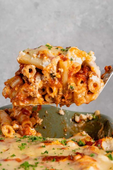 Classic Vegan Baked Ziti - Sweet Simple Vegan Vegan Baked Ziti Recipe, Bake Ziti, Vegan Baked Ziti, Italian Pasta Bake, Baked Ziti With Ricotta, Vegan Ground Beef, Homemade Tofu, Ziti Recipes, Vegan Beef