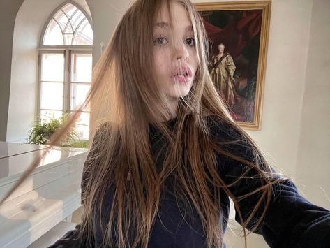 alina? (@llinolinaa) • Instagram photos and videos Walburga Black, Feminine Aesthetic, Hair Inspo Color, Dream Hair, Up Hairstyles, Hair Goals, Pretty Woman, New Hair, Cute Hairstyles