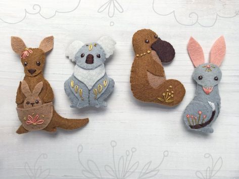 Felt Kangaroo, Felt Stitch, Felt Stuffies, Plush Sewing, Earth Crafts, Felt Earrings, Koala Plush, Felt Animal Patterns, Baby Mobil