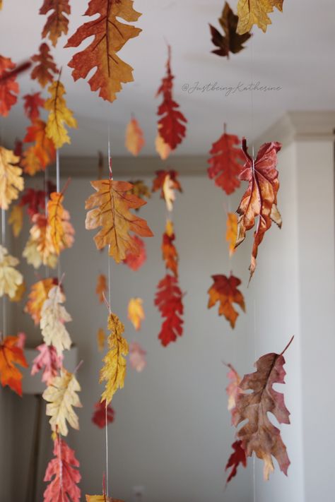 Thanksgiving Dinner Table Decorations, Friendsgiving Decorations, Fall Leaf Decor, Fall Party Decorations, Holiday Decor Thanksgiving, Friendsgiving Dinner, Friendsgiving Party, Thanksgiving Dinner Table, Thanksgiving Decorations Diy