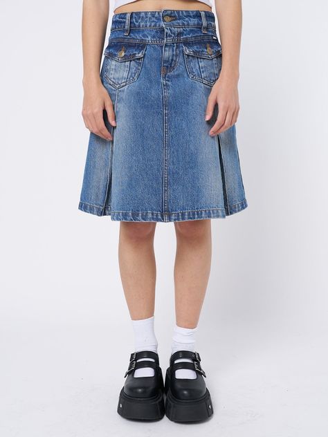 Applejack Cosplay, Jean Skirt Midi, Edgy Tops, Pleated Denim Skirt, Midi Denim Skirt, Minga London, Concert Fit, Pleated Denim, Midi Skirt Outfit