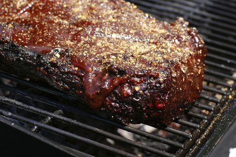 Barbecued beef brisket Traeger Cooking, Brisket Oven, Pork Brisket, Traeger Grill Recipes, How To Cook Brisket, Grilling Recipes Sides, Pellet Grill Recipes, Grilled Steak Recipes, Traeger Recipes