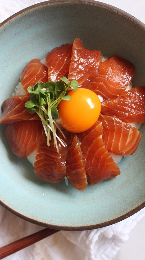 Salmon Sashimi Recipe, Sashimi Recipe, Best Salmon, Salmon Sashimi, Marinated Salmon, Salmon Sushi, Salmon Dishes, Sushi Recipes, Japan Food