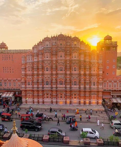 Hawamahal Jaipur, Jaipur Photography, Hawa Mahal Jaipur, City Palace Jaipur, Hawa Mahal, Travel Magazine, Africa Art, Black Aesthetic Wallpaper, Landscape Wallpaper